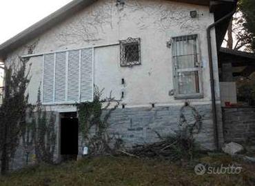 Villa a Brusimpiano (VA)