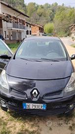 Renault Clio per pezzi di ricambio 