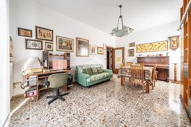 3 LOCALI A REGGIO NELL'EMILIA