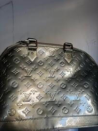 Borsa LV