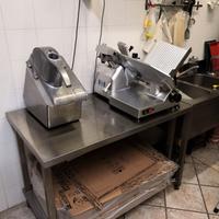 tavolo lavoro in acciaio