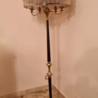 lampada antica da pavimento