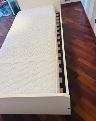 Letto una piazza con materasso