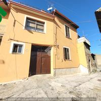 CASA SEMINDIPENDENTE A AIROLA