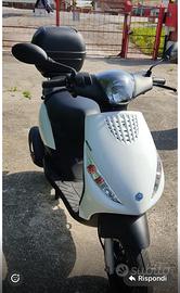 Scooter Piaggio zip 50 quattro tempi