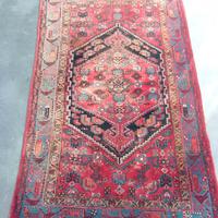 Vecchio tappeto caucasico