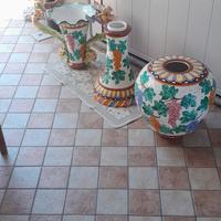 VASO CON FIORI E DRAGO DI CERAMICA FIORENTINA