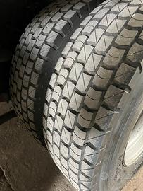 N.  4 GOMME PER AUTOCARRO