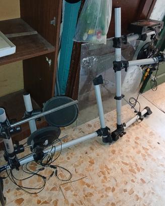 batteria elettronica Yamaha DTXplorer. 