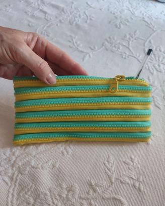 Bustina  porta penne con cerniera