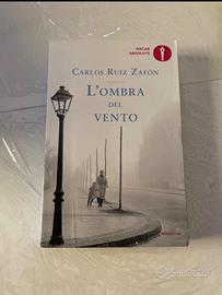 L’ Ombra del Vento Carlos Ruiz Zafón (Mondadori)