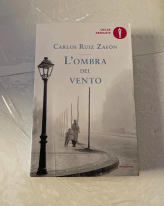 L’ Ombra del Vento Carlos Ruiz Zafón (Mondadori)