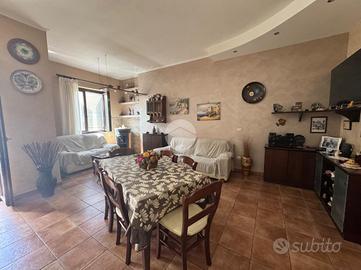 4 LOCALI A MARANO DI NAPOLI