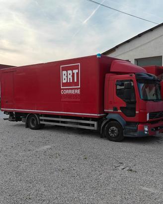camion volvo 120q.li euro 5 con sponda