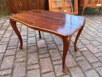 Tavolino in stile Chippendale