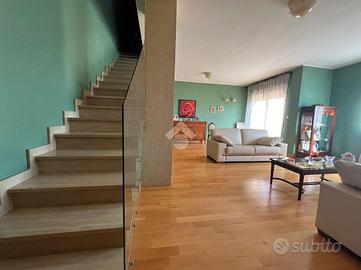 VILLA A SCHIERA A CERIGNOLA