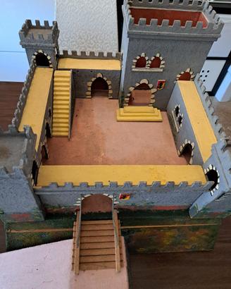 Castello medioevale in legno per soldatini
