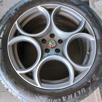 Gomme + Cerchi Nuovi per Alfa Romeo Stelvio 