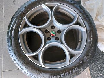 Gomme + Cerchi Nuovi per Alfa Romeo Stelvio 