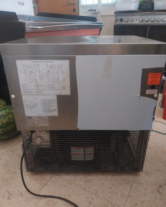 macchina produzione ghiaccio 