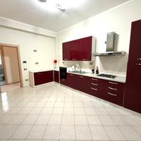 Ampio Appartamento con Terrazza Panoramica