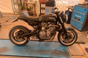 Hornet cafe racer