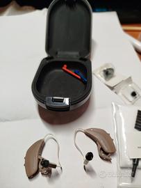 coppia di apparecchi acustici 