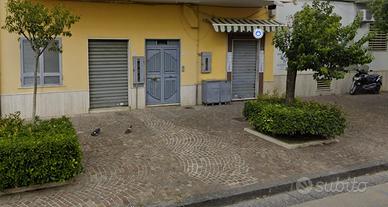 Locale commerciale in via Felice Terracciano 223