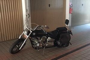 MOTO CUSTOM