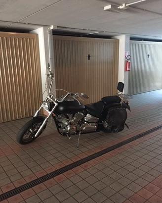 MOTO CUSTOM
