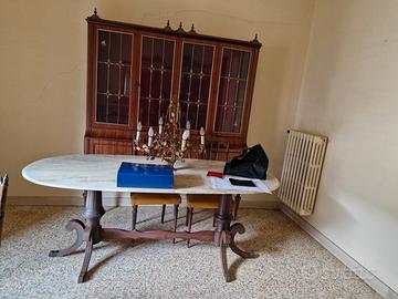 SCRIVANIA E ARREDO SOGGIORNO 