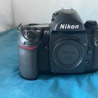 Nikon F6 macchina analogica