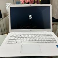 Portatile HP 4 Giga di Ram 64 giga di memoria