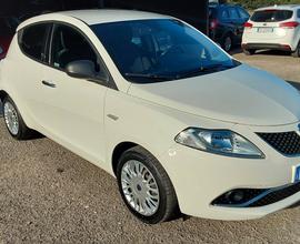 Lancia Ypsilon 1.2 69 CV 5 porte Gold