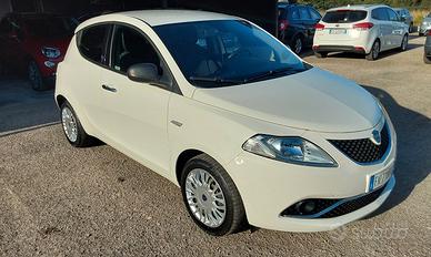 Lancia Ypsilon 1.2 69 CV 5 porte Gold