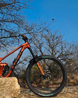 Trek Slash 8 