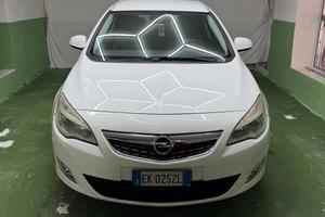 Opel Astra 2013 unico proprietario 1.3 diesel 3499
