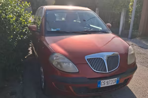 lancia ypsilon 