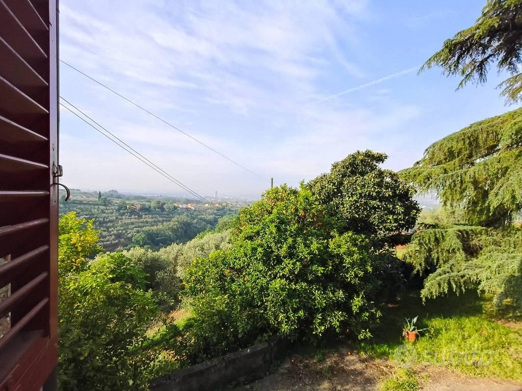 Rustico / Casale di 204 m² con più di 5 locali a L - Vista 3