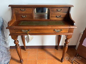Scrittoio in noce massello