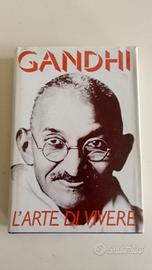 libro "Gandhi , l'arte di vivere"