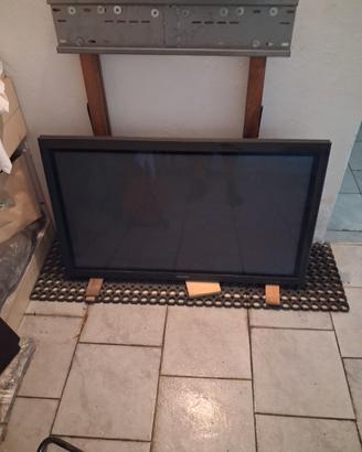 Monitor con supporto e cavo