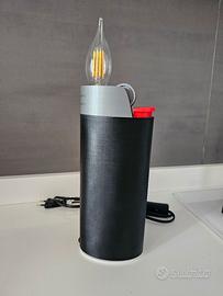Lampada da tavolo ispirata accendino Bic Nero