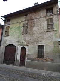 Immobile in asta di 291 m² con 2 locali e box auto