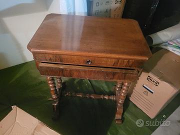 tavolino con specchiera