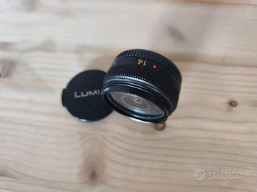 Panasonic Lumix 14mm f2.5 obiettivo Micro 4/3