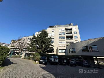 Ampio quadrilocale zona residenziale riservata + b