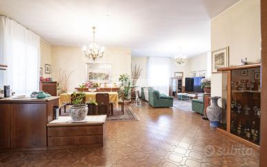 Villa a Cassano d'Adda Via Vaprio 4 locali