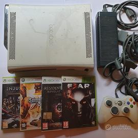 Xbox 360 Console + Controller + 4 Giochi-Completa