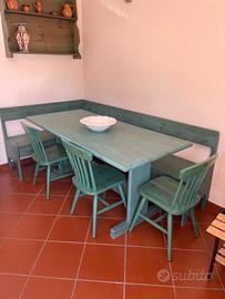 Tavolo con panca di seduta